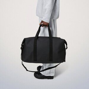 Rains Hilo Black Weekend Bag